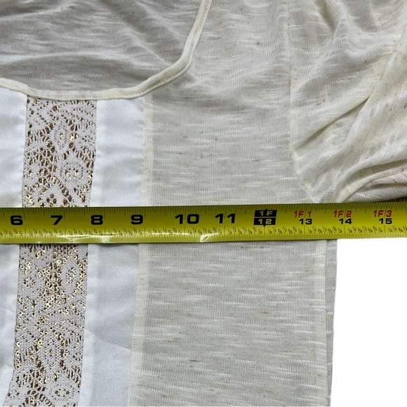 Daytrip Medium womens cream flowy sleeve top - Picture 5 of 8